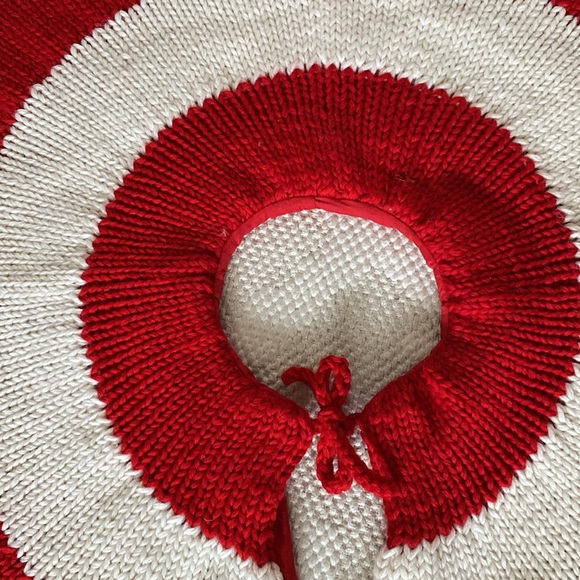 Hand knit Christmas tree round 51” skirt - Picture 8 of 9